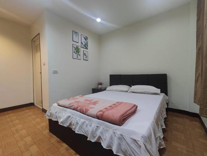 Om Inn Бангкок Екстер'єр фото