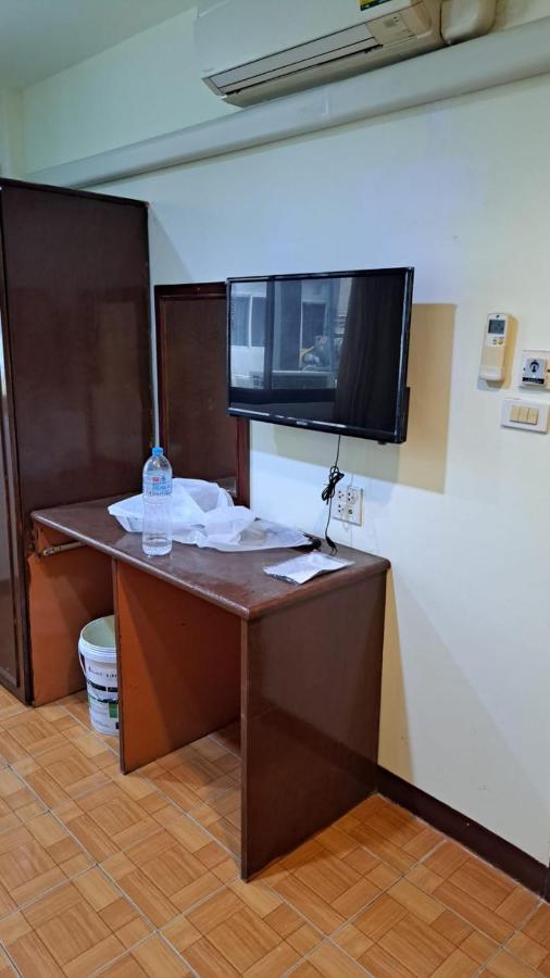 Om Inn Бангкок Екстер'єр фото